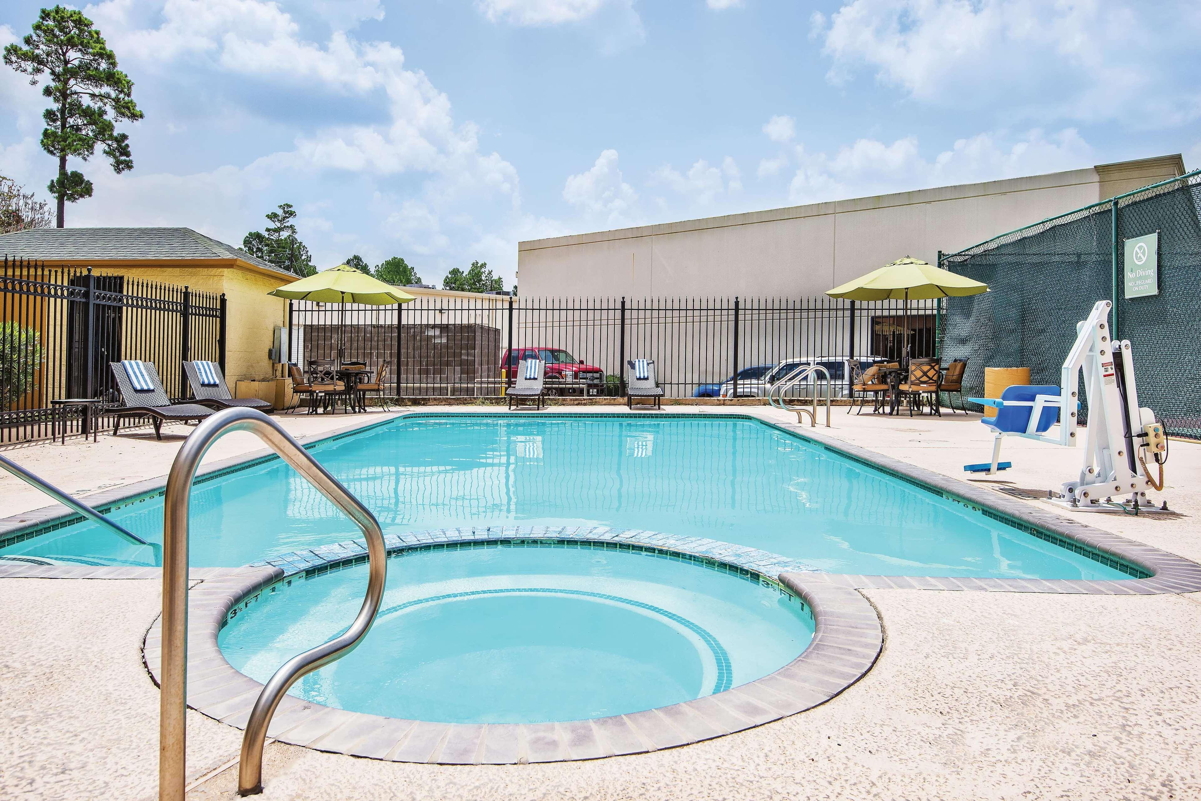La Quinta Inn & Suites By Wyndham The Woodlands Spring Ngoại thất bức ảnh